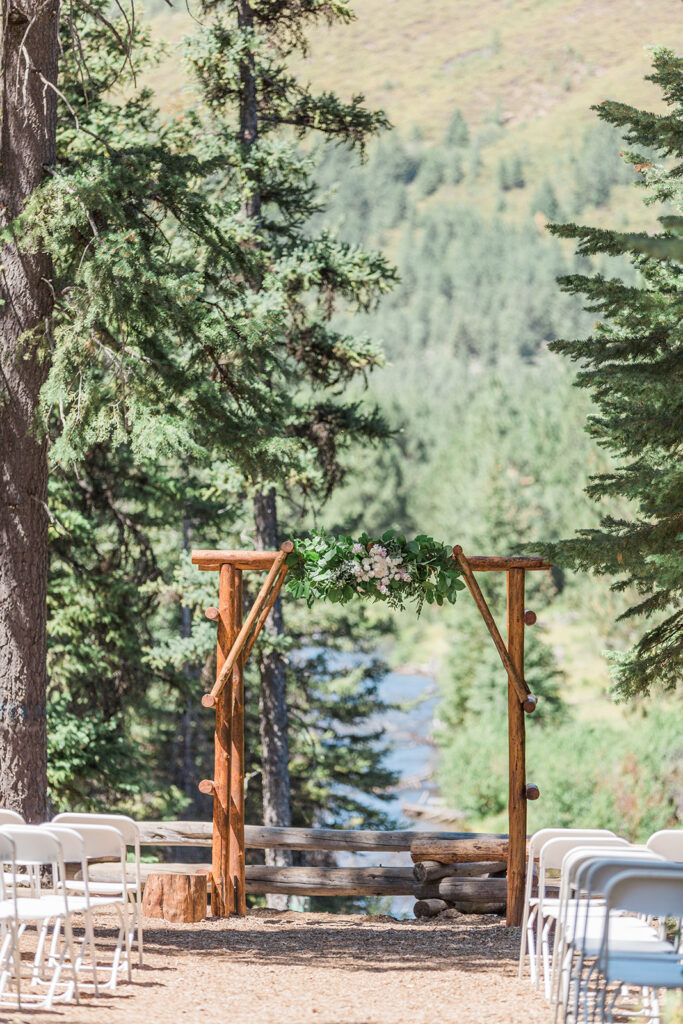 Skyliner's Lodge Oregon wedding venue near Bend. 