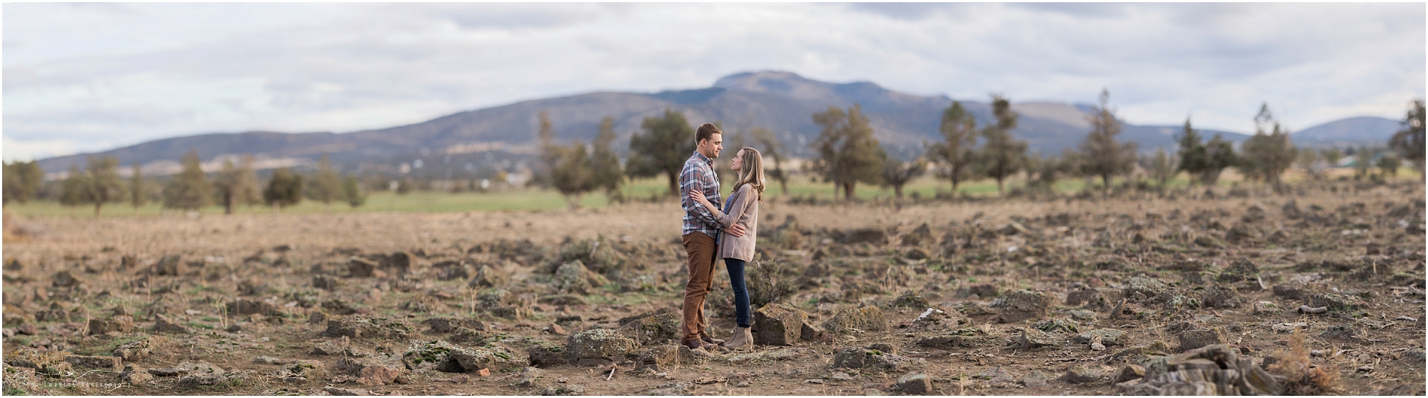 Powell Butte, Oregon is such a beautiful location for an outdoor lifestyle engagement session. 