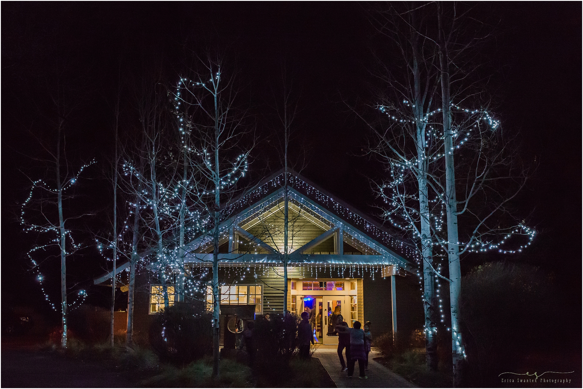 A winter Aspen Hall outdoor wedding in Bend, OR. 