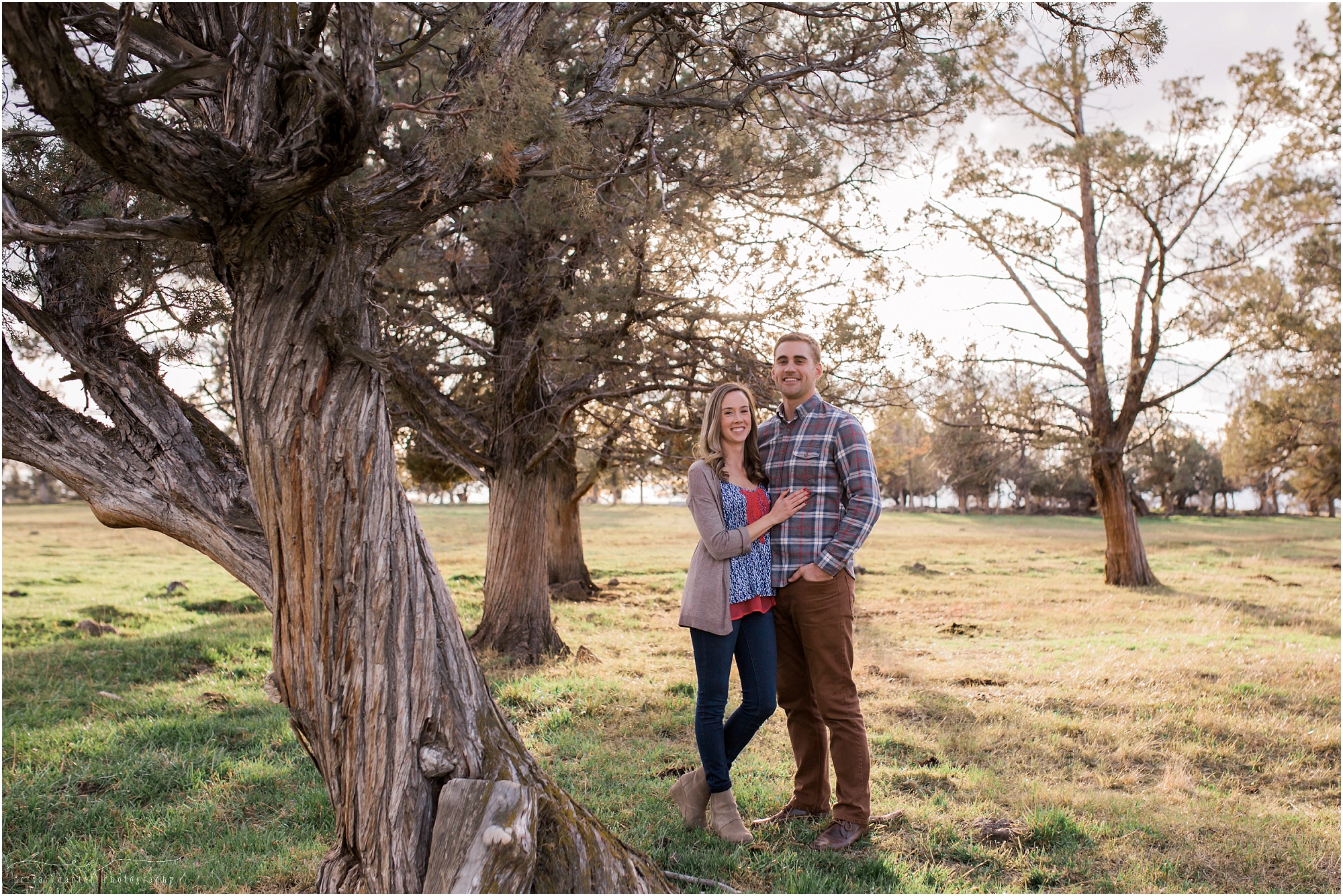 A gorgeous fall engagement session in powell butte, oregon.