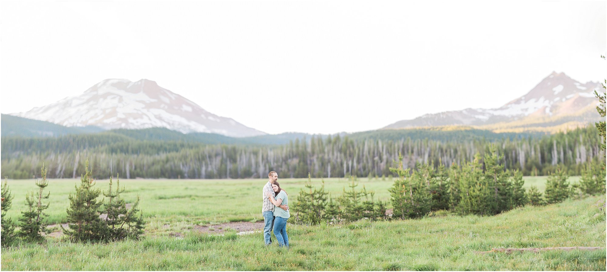 A gorgeous Cascade Mountain engagement photography session by Bend wedding photographer Erica Swantek Photography. 