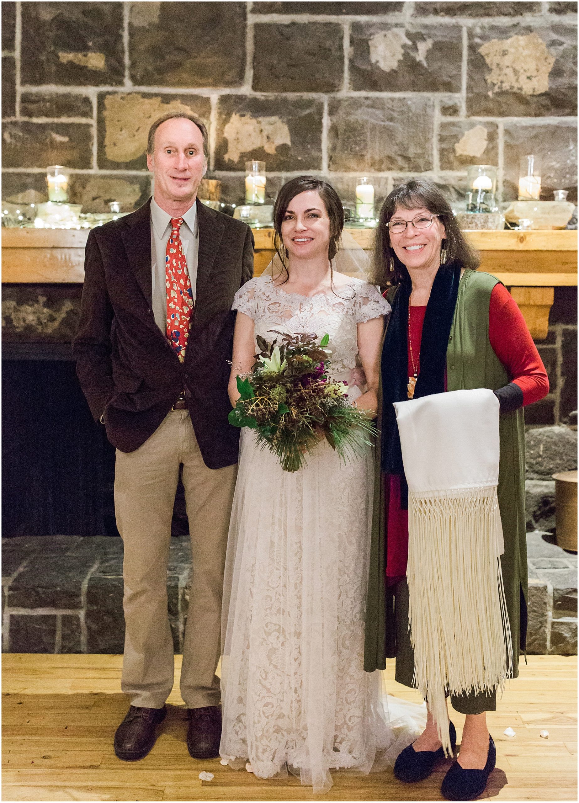 The bride with her parents on her wedding day at Sunriver Resort in Oregon. | Erica Swantek Photography