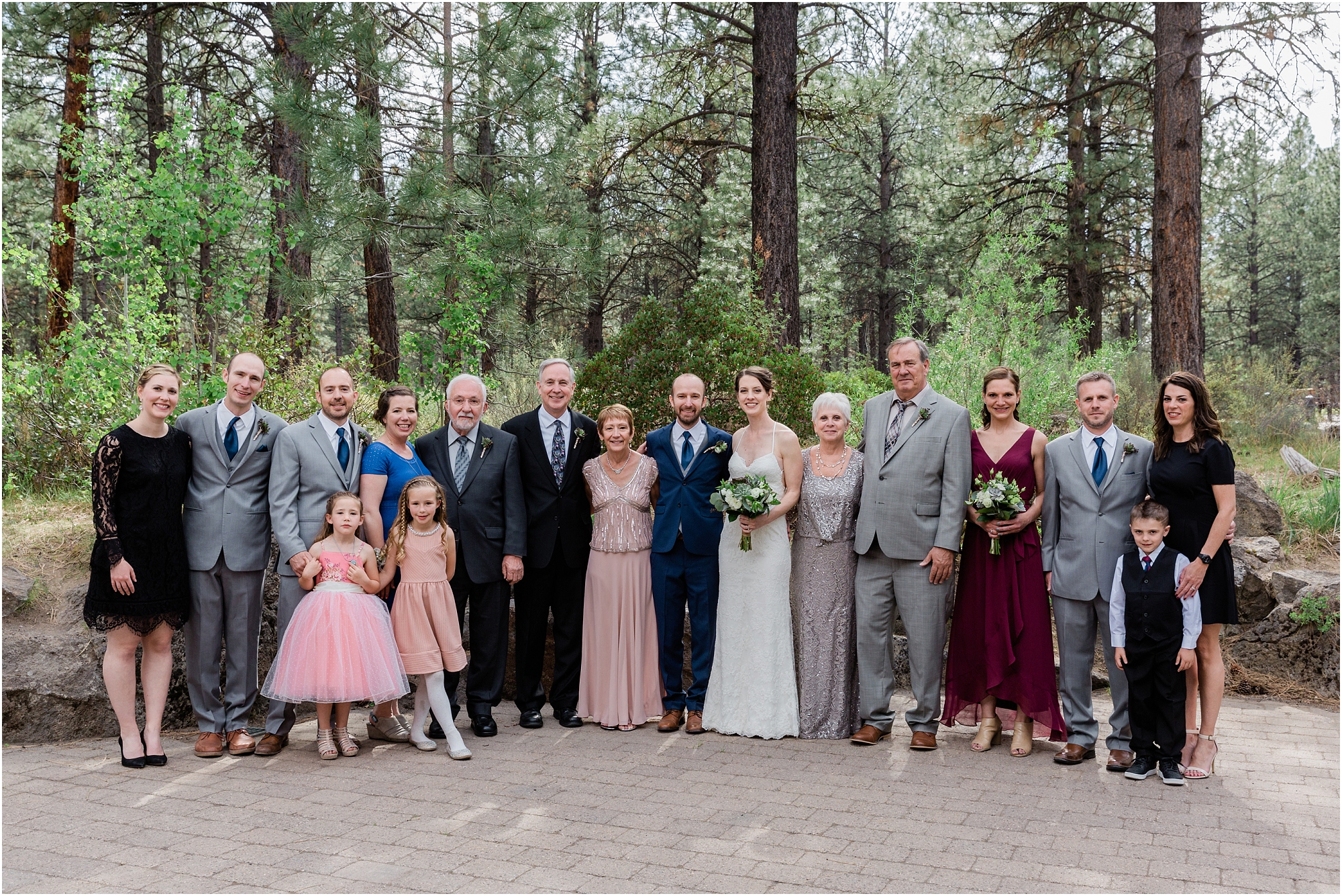 An extended family photo from a wedding at the High Desert Museum in Bend, OR. | Erica Swantek Photography