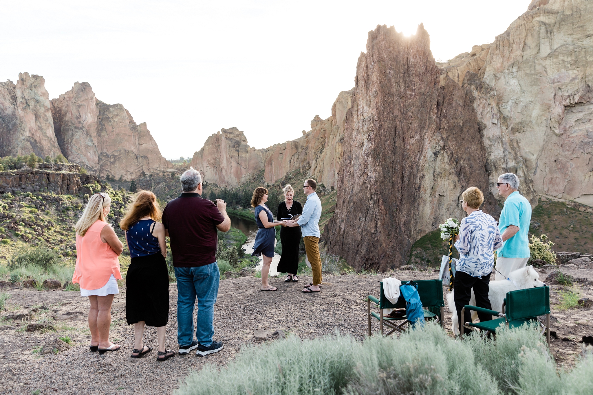A Smith Rock intimate wedding by PNW elopements & weddings photographer Erica Swantek Photography. 