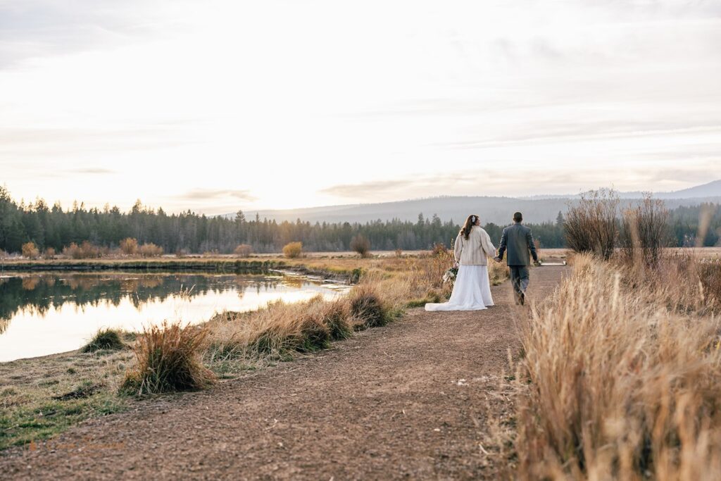 fall elopement in bend, or with mountain and lake views