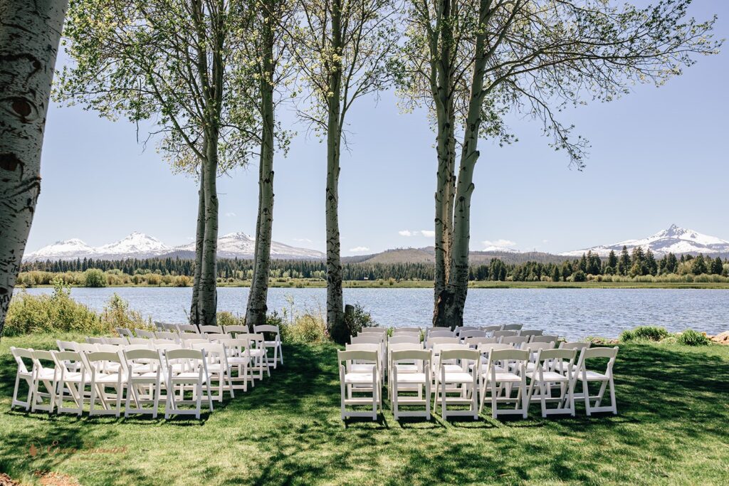 black butte ranch outdoor wedding ceremony set up