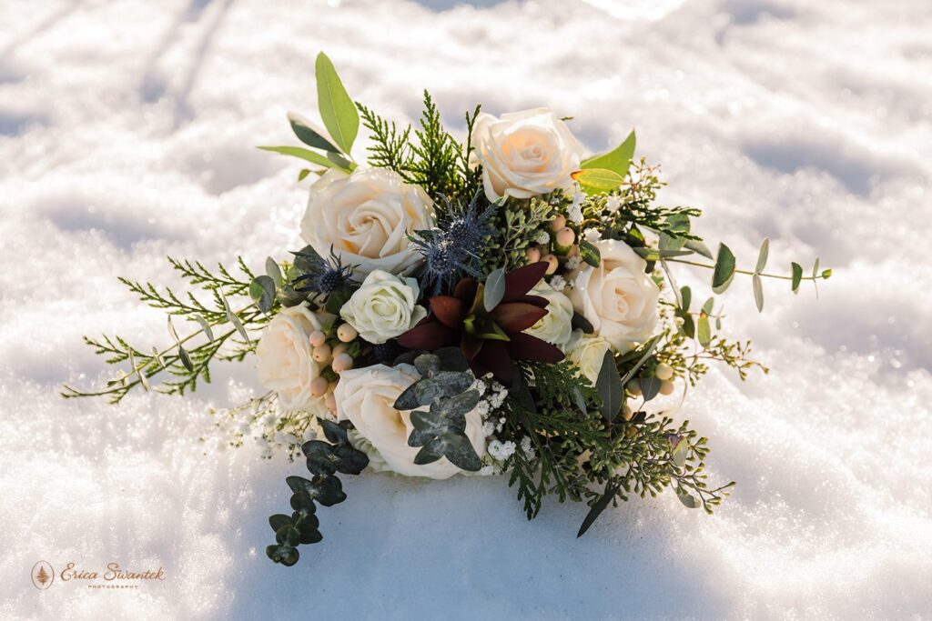 elopement bouquet in the snow