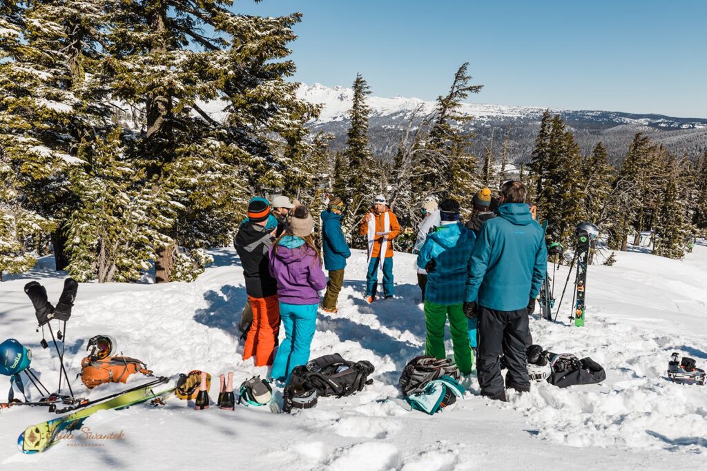 adventurous ski elopement ceremony at mt bachelor