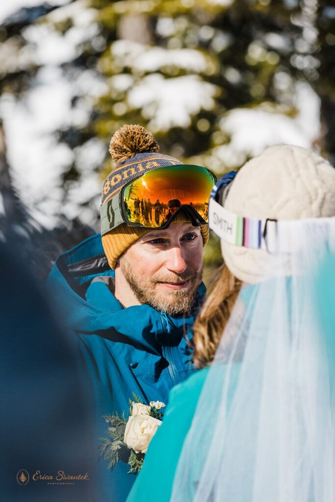 adventurous ski elopement ceremony at mt bachelor
