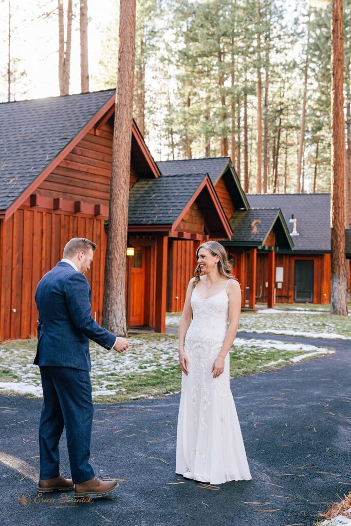 A couple has their first look at a lodge in Oregon.