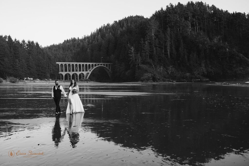 moody oregon coast elopement with forest views in the backdrop