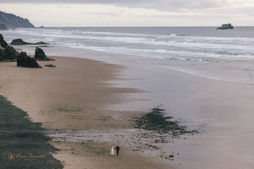 romantic oregon coast elopement 