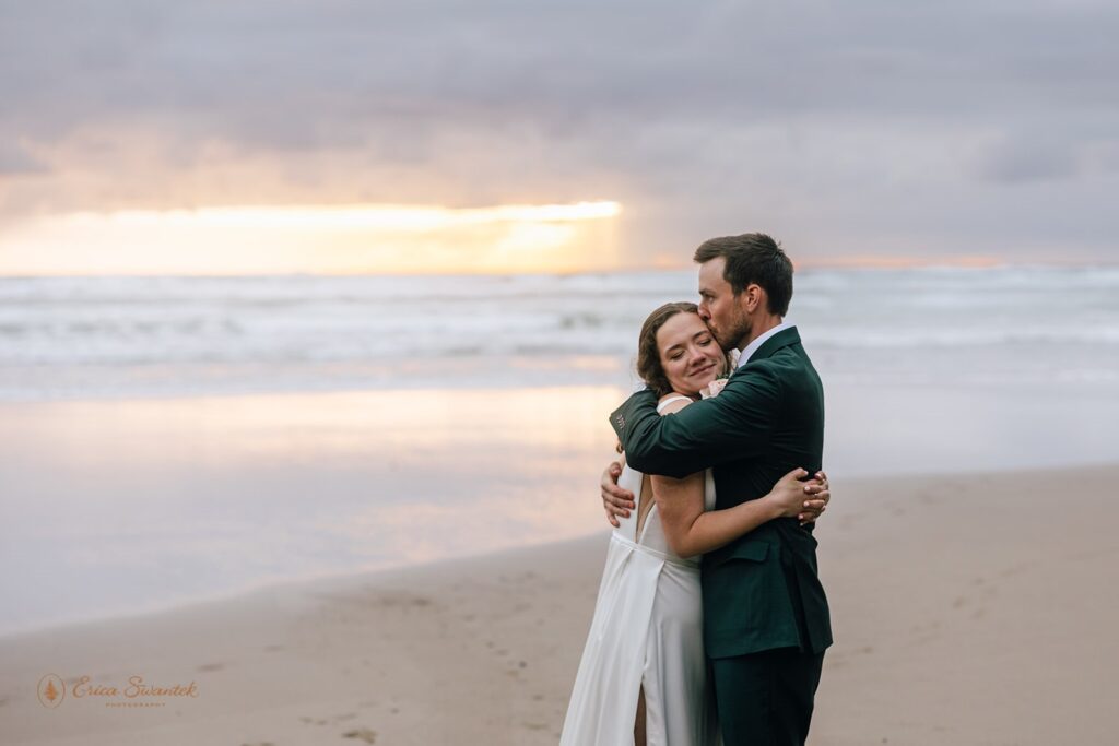 romantic oregon coast elopement 