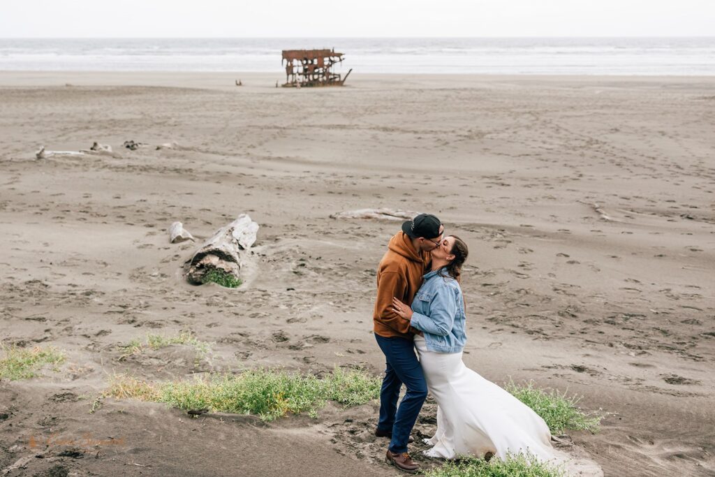 romantic beach elopement at fort stevens state park