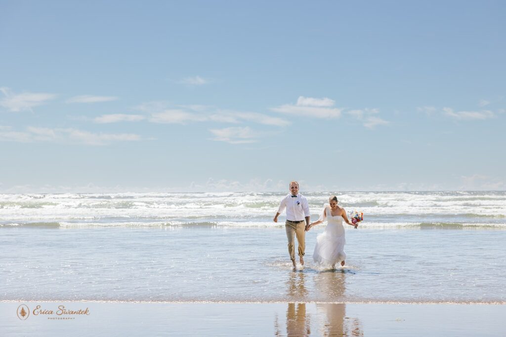 romantic beach elopement at oregon coast