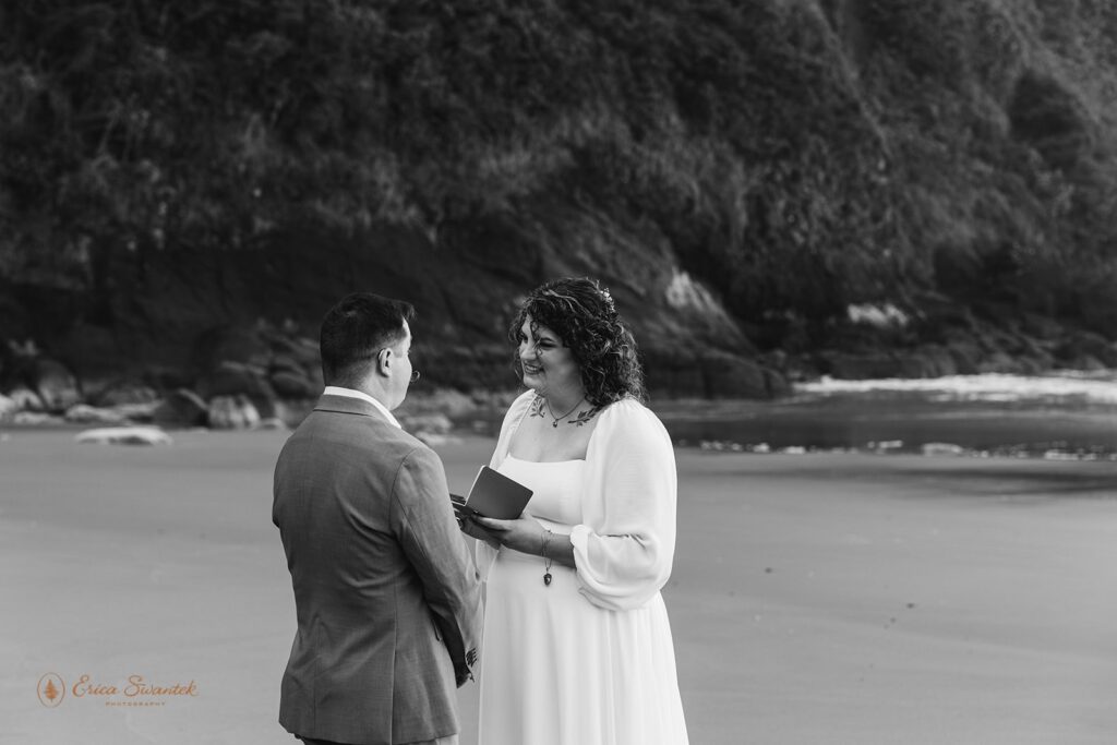 coastal elopement ceremony at hobbit beach,OR