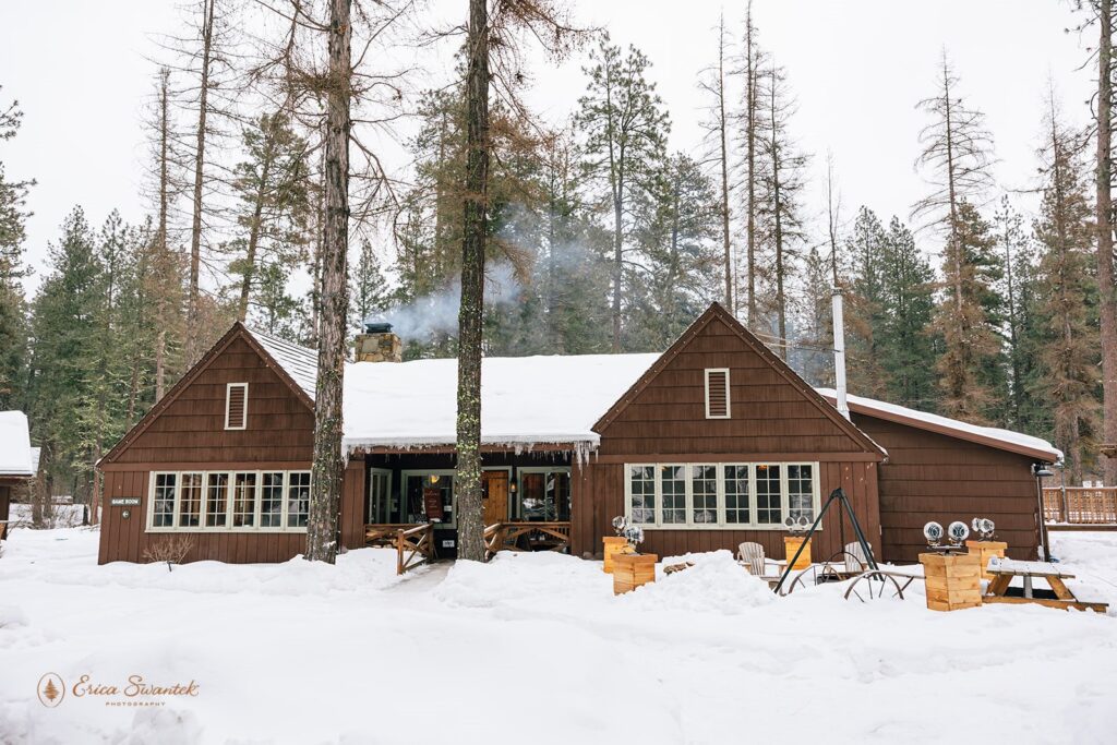 Lake Creek Lodge in Winter. 