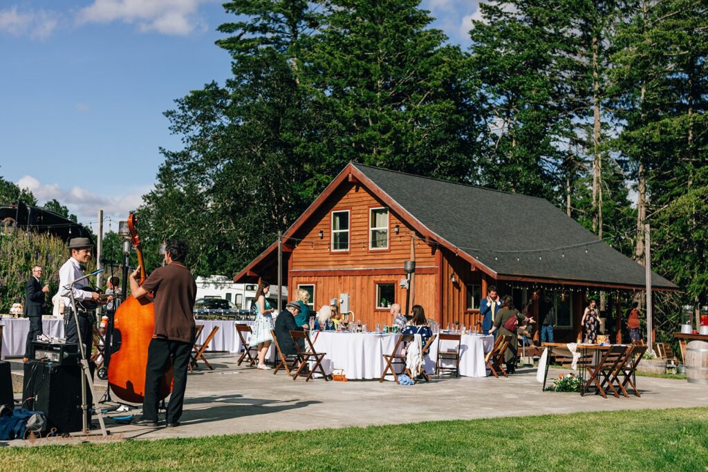 intimate wedding reception at white salmon wa