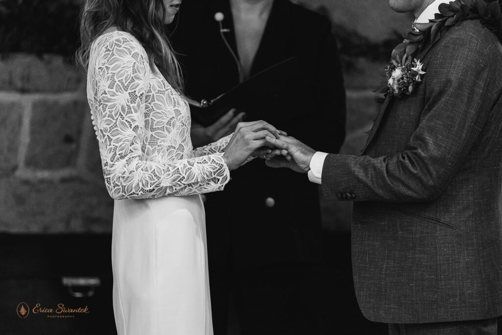 intimate cabin wedding ceremony at Lake Creek Lodge