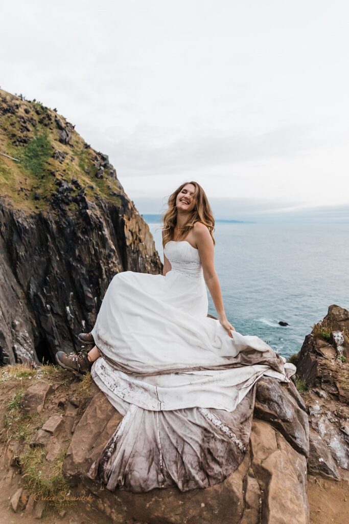 gorgeous bridal portrait surrounded by dramatic PNW landscape