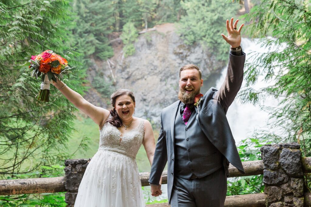 An intimate elopement day at Sahalie Falls in Oregon.