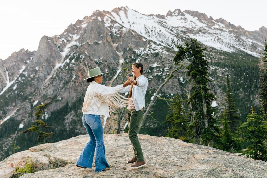 fun mountain engagement photos in PNW