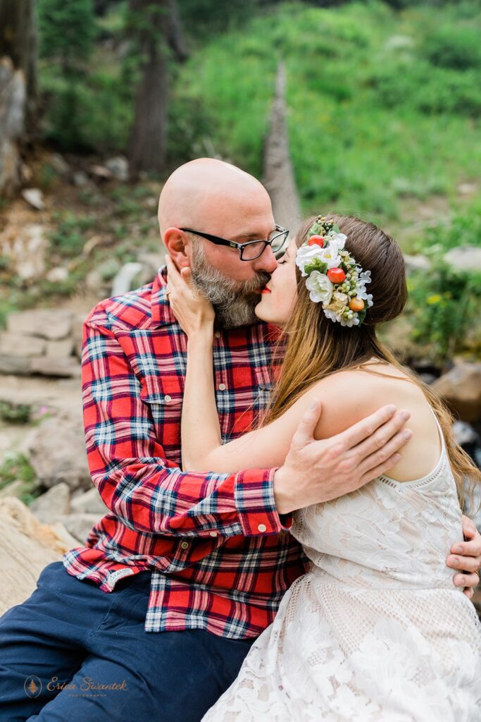 sweet and intimate newly weds in Crater Laker for their elopement