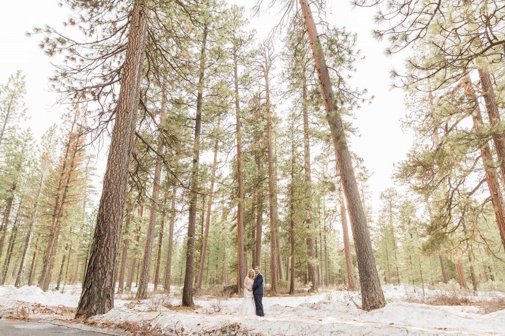 a dreamy Oregon winter elopement at Black Butte Ranch