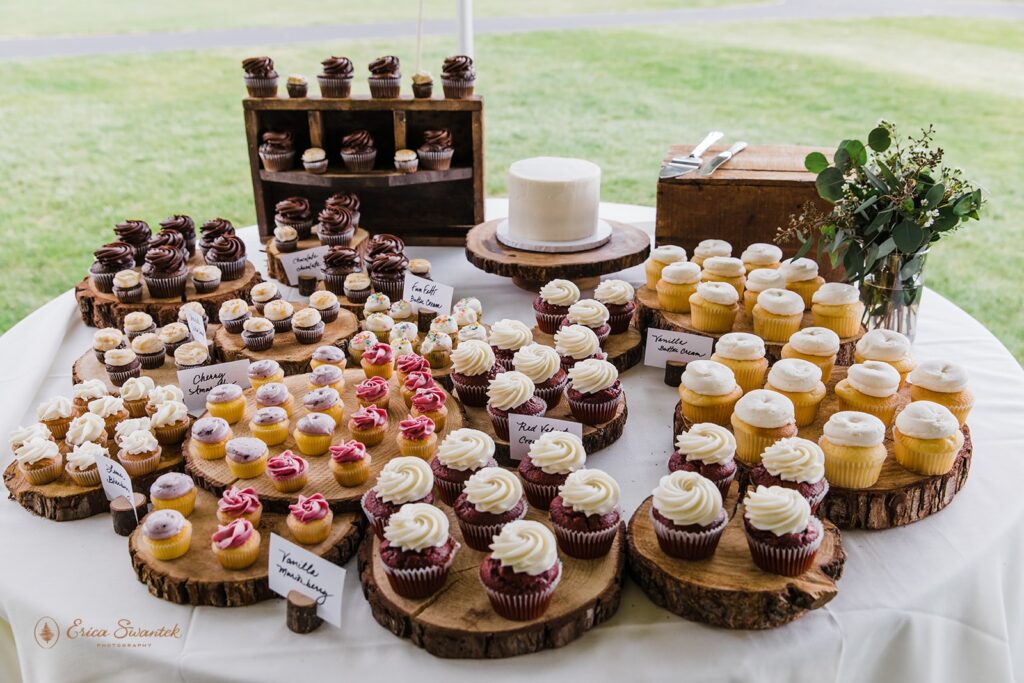 wedding dessert table set up