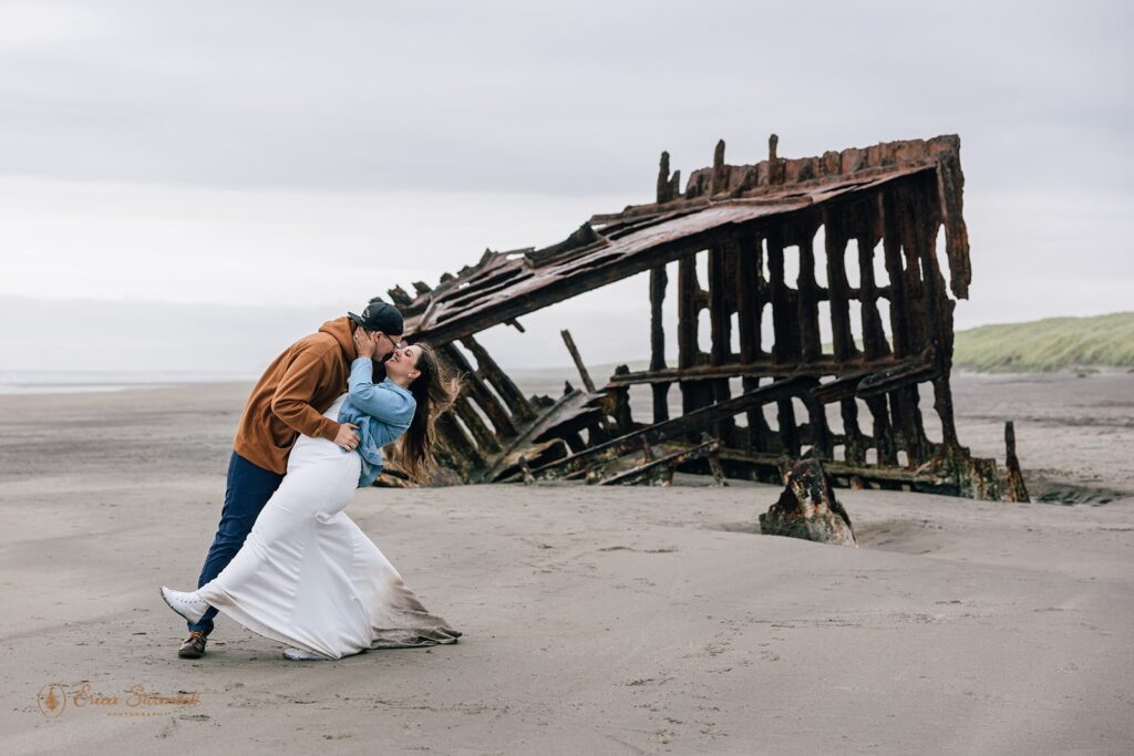 a moody oregon coast elopement in the PNW