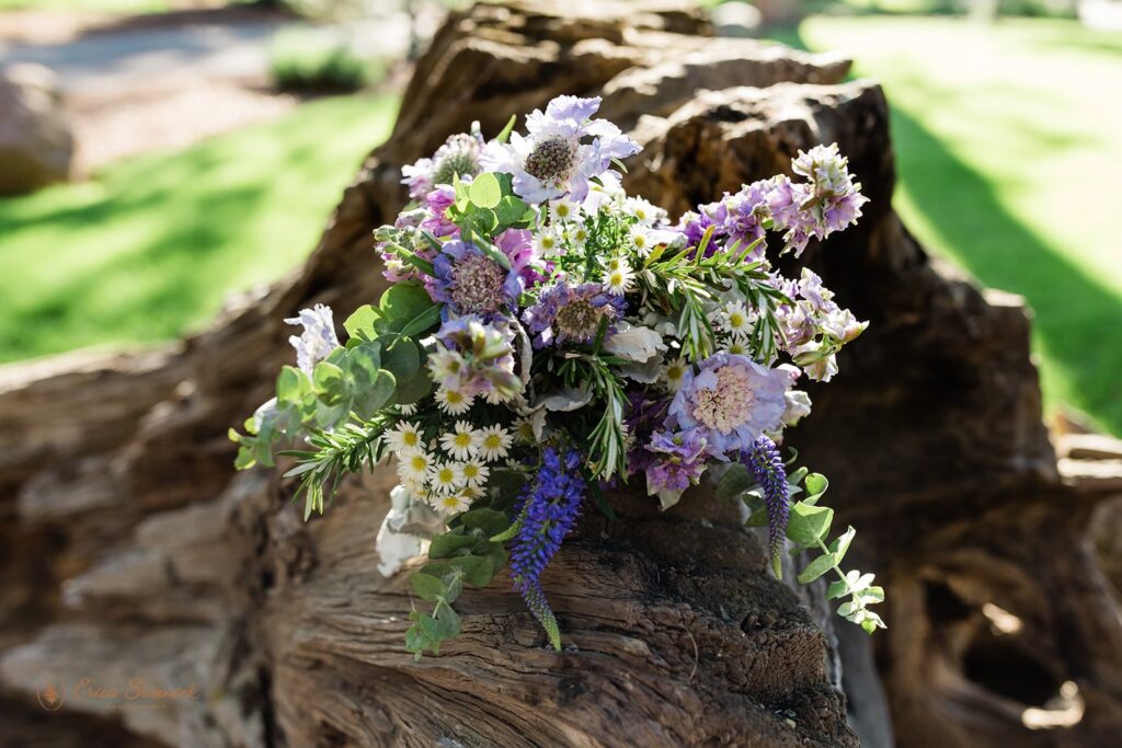 colorful summer elopement florals