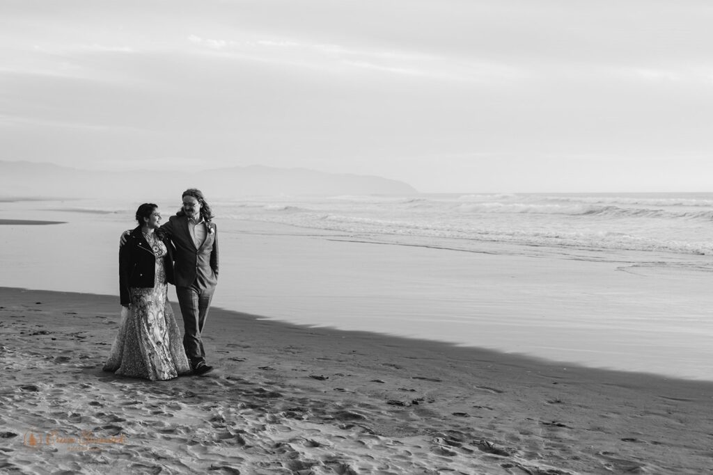 bride and groom during the golden hour in oregon coast