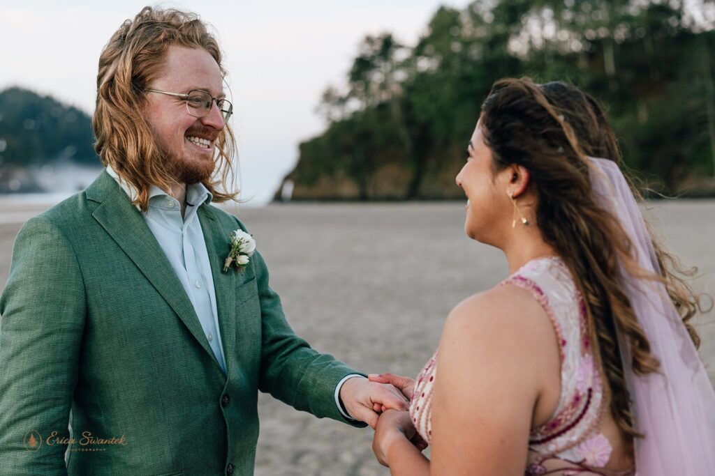 coastal elopement ceremony in Oregon