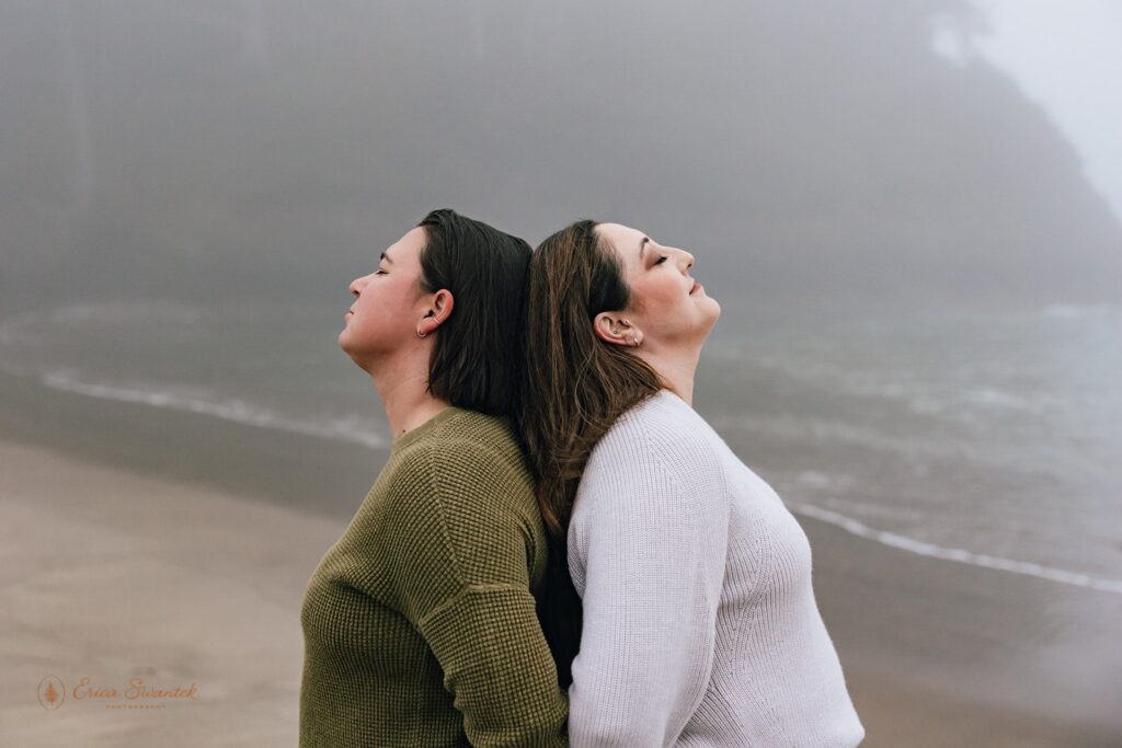 moody elopement couple at oregon coast