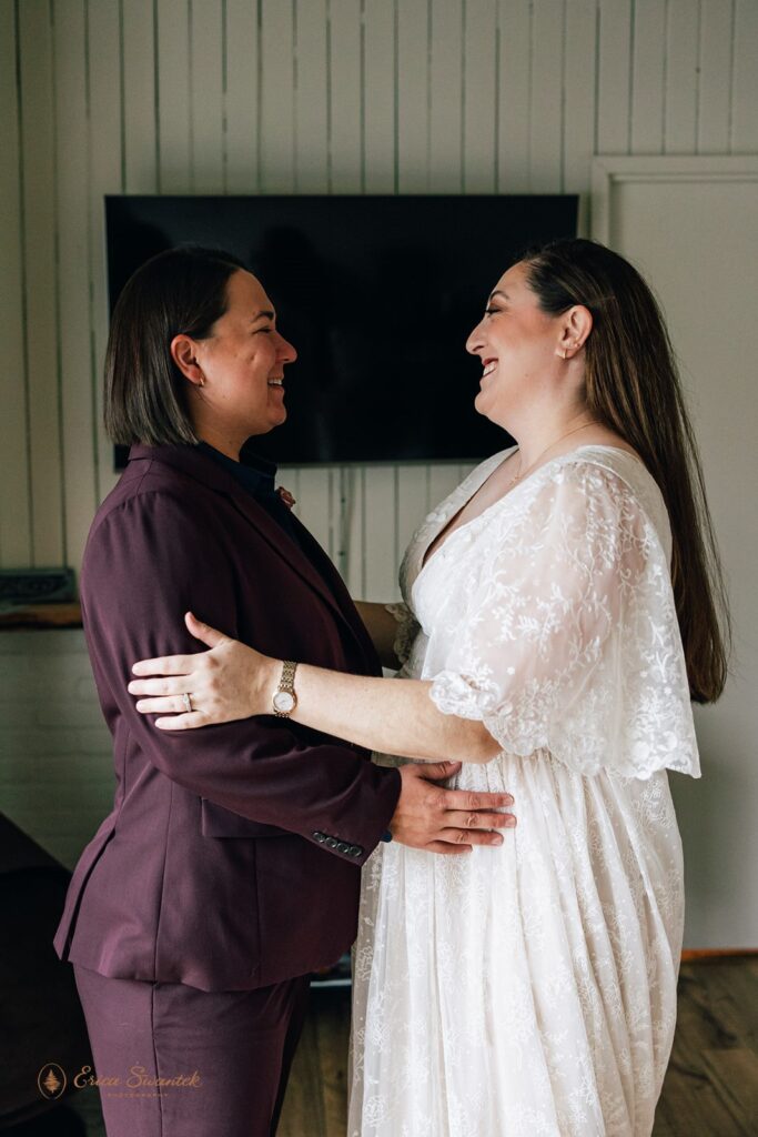elopement couple getting ready