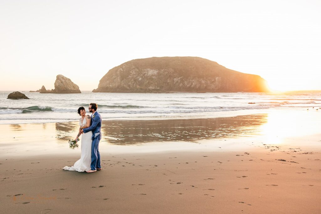  Romantic Brookings Oregon Coast Elopement.
