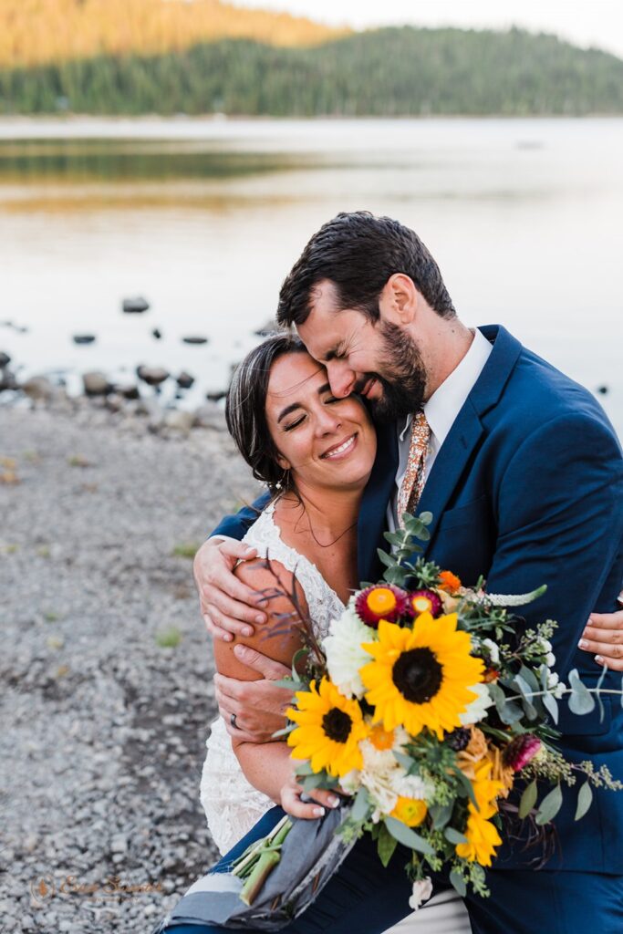 romantic fall elopement in Cascade Mountains, OR