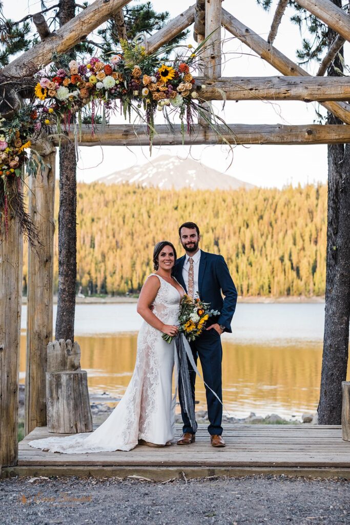 elopement couple posing at their cascade mountains elopement ceremony 