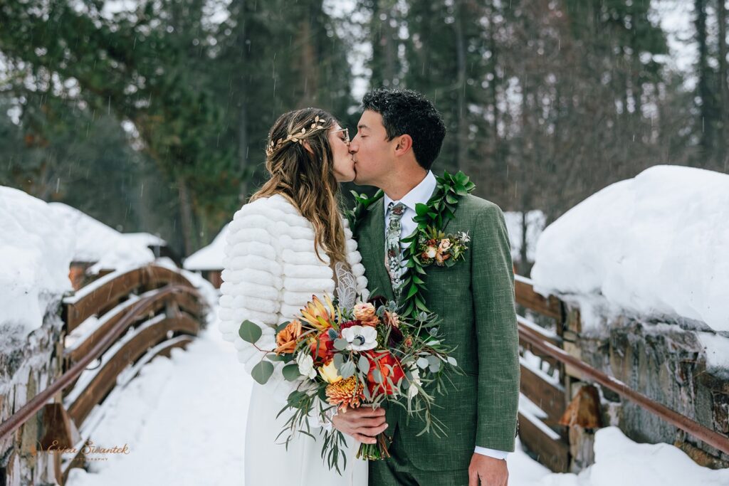 cozy winter elopement surrounded by snowy backdrops in Oregon