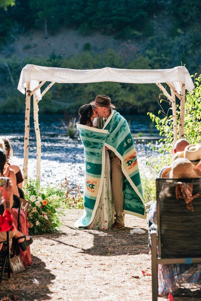 lgbtq oregon coastal elopement during golden hour