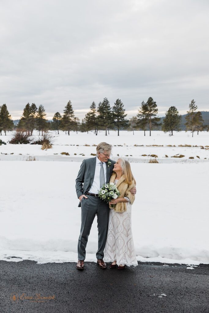 romantic winter elopement photos outdoors in Oregon with snowy backdrops