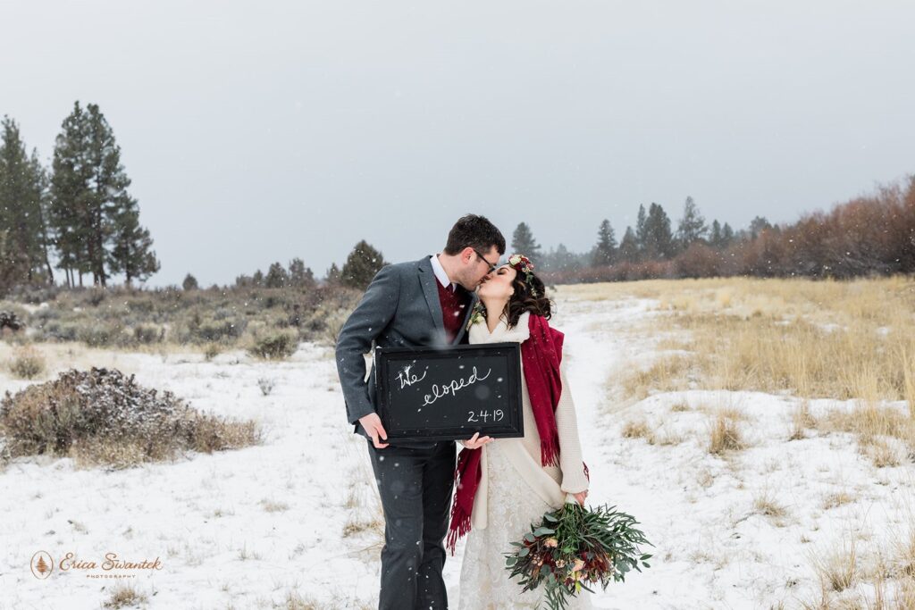 Sisters oregon winter elopement