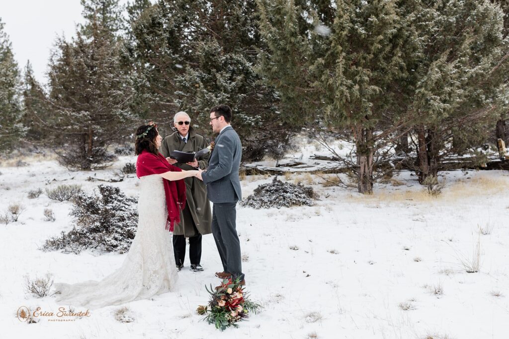 Sisters oregon winter elopement