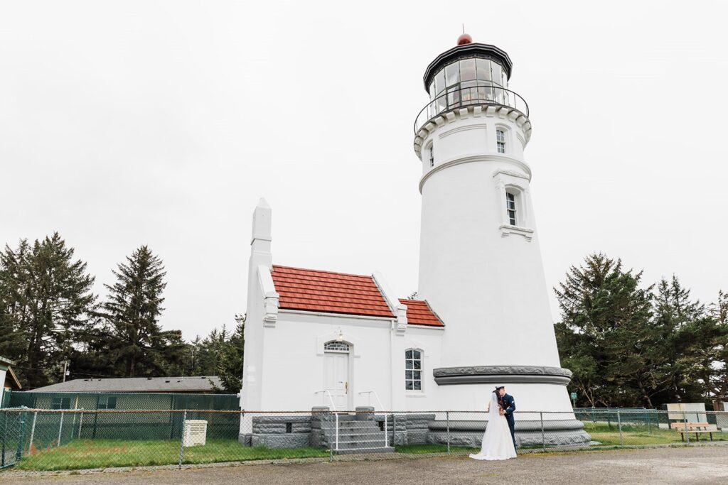 Umpqua River Lighthouse elopement
