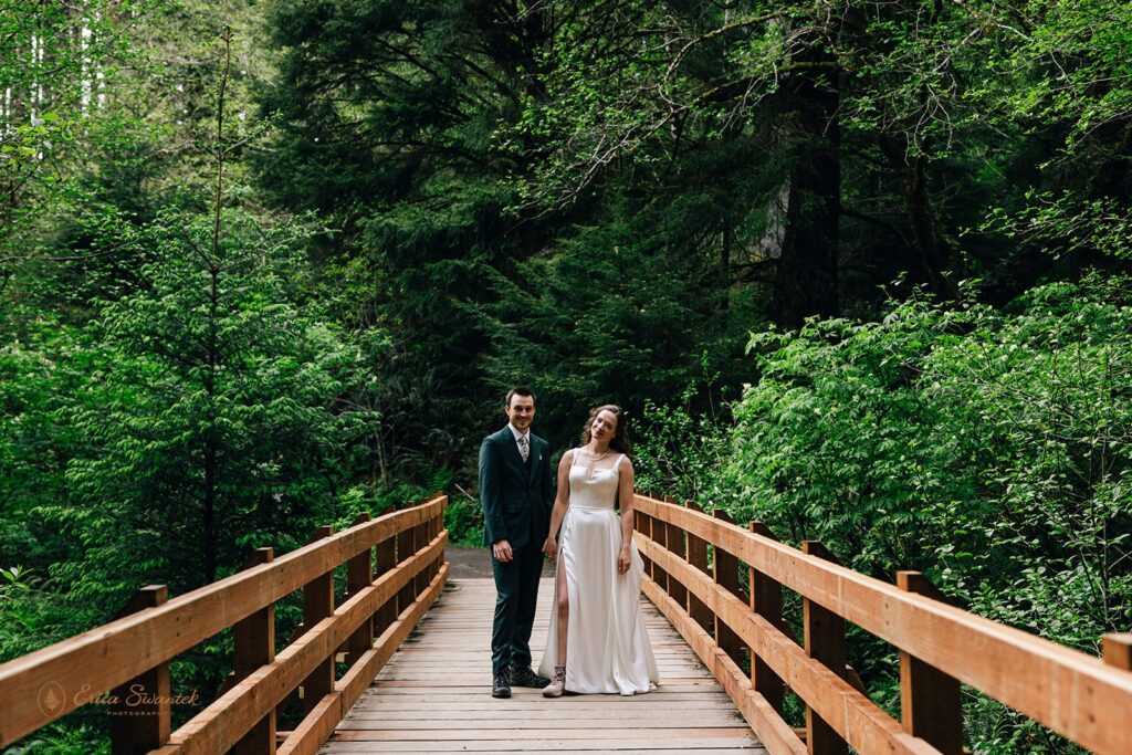 fun forest hike for an oregon coast micro wedding