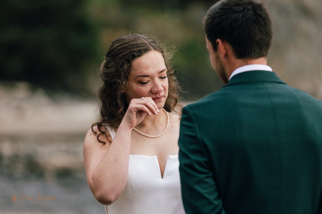 emotional oregon coast micro wedding ceremony on the shore