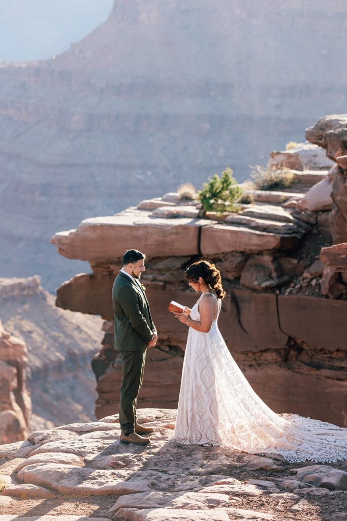 moab desert elopement ceremony at marlboro point