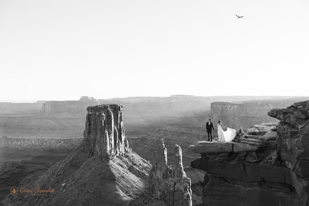 moab desert elopement at marlboro point