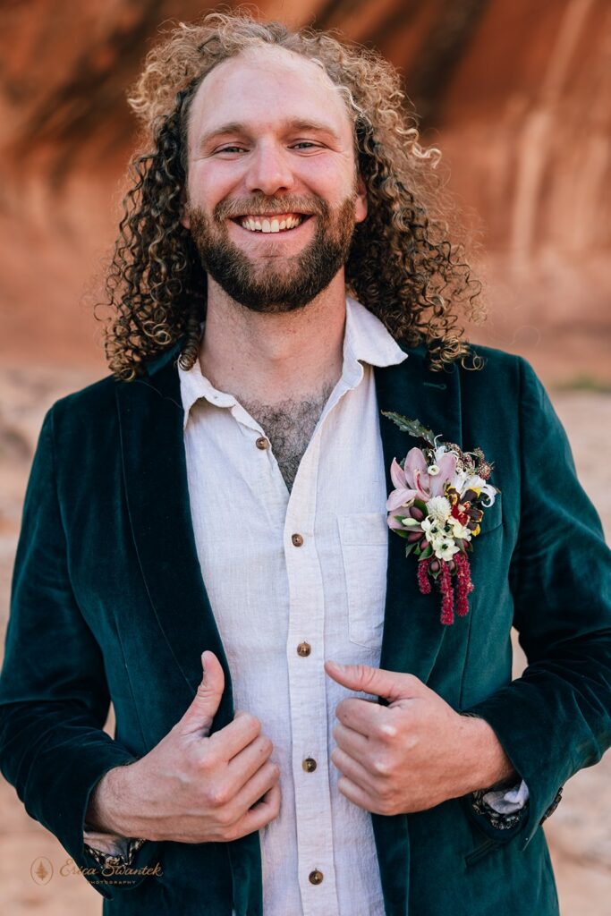 elegant boho groom in the moab desert