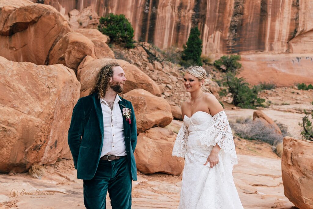 elopement couple first look in moab desert